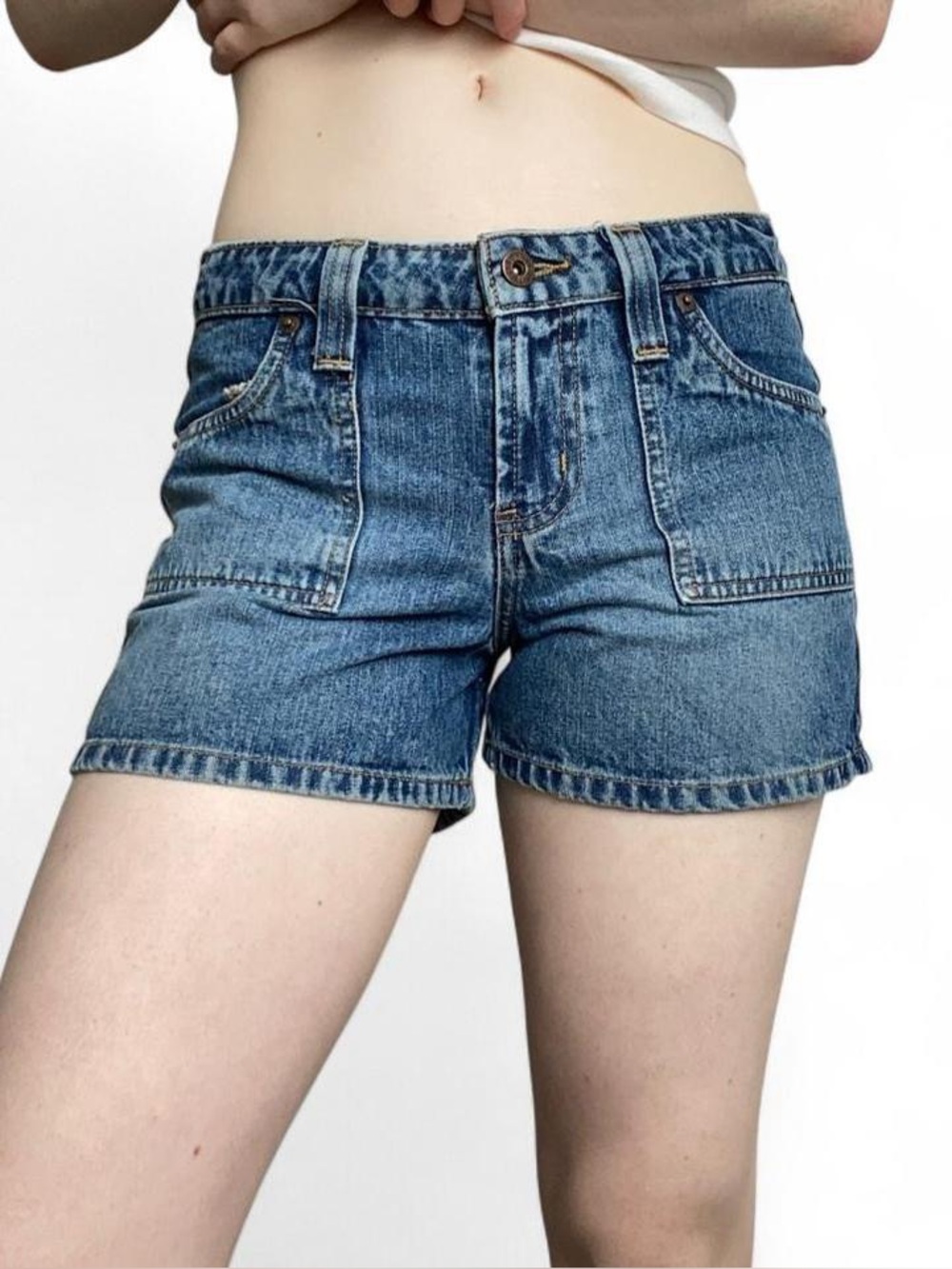 Retro Y2K lei Blue Denim Shorts Size 5 90’s naturally distressed